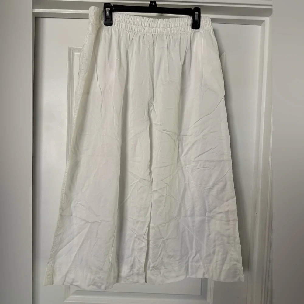 Athleta 100% organic cotton cropped wide leg white pants